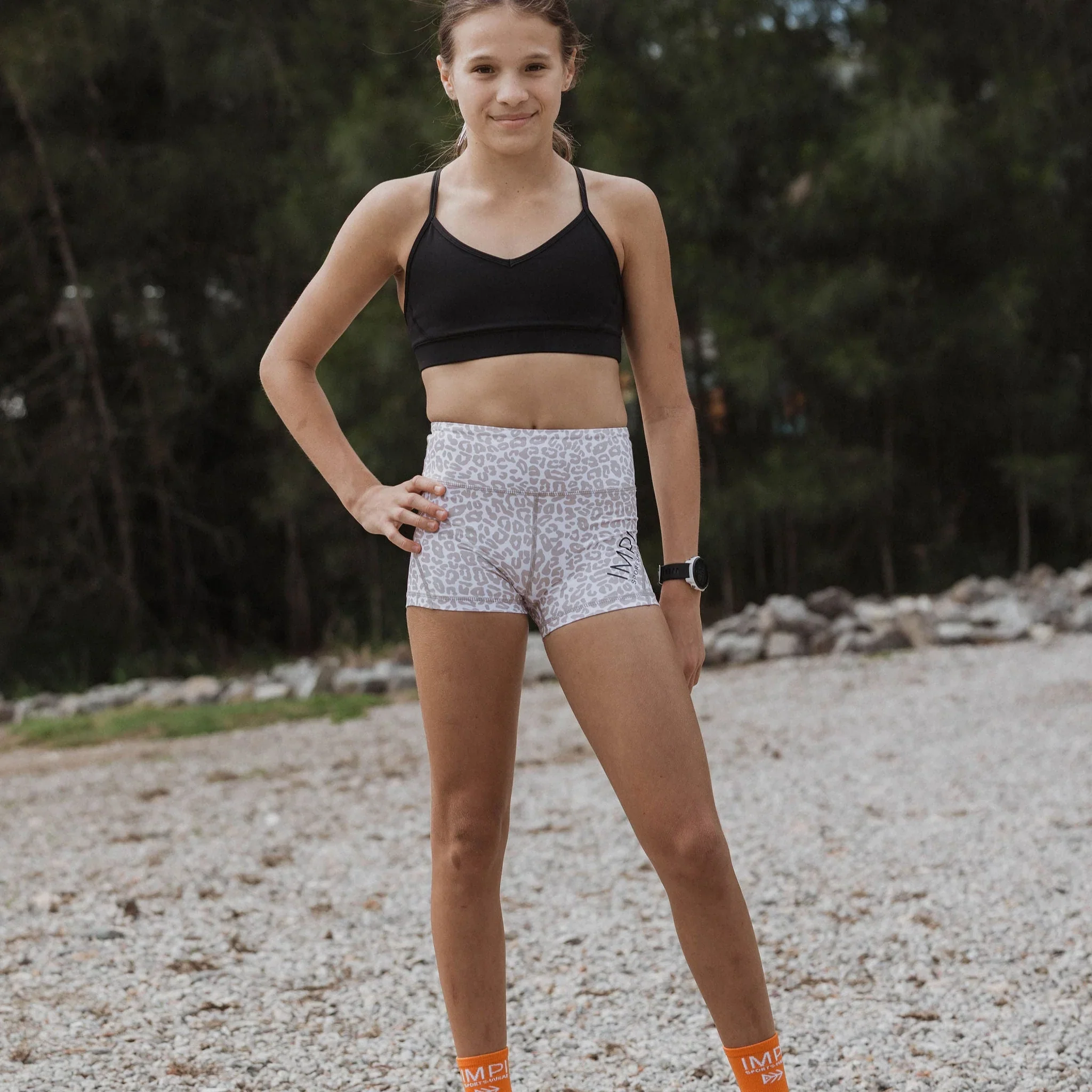 IMPI V-Neck Sports Crop - Black - Image 8