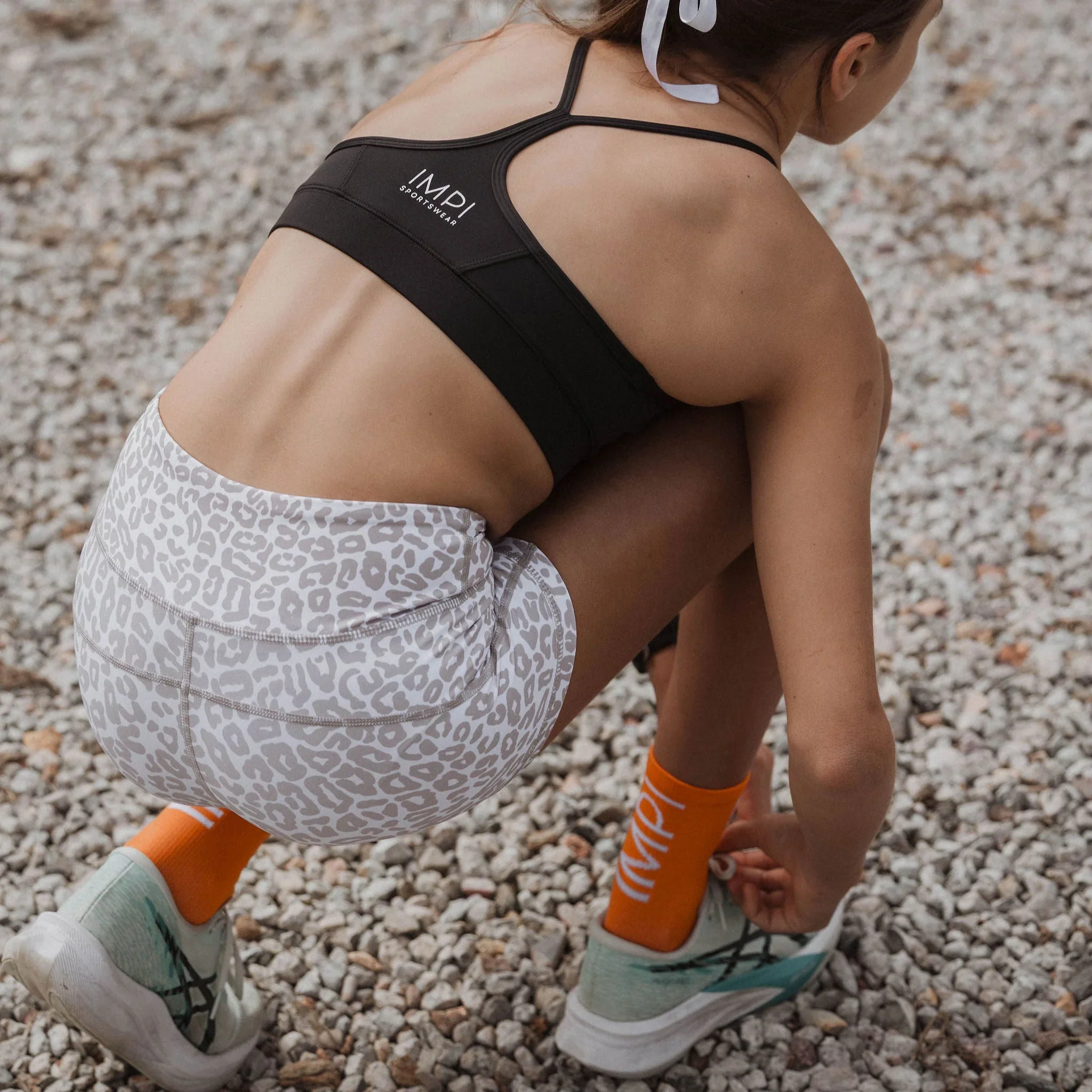IMPI V-Neck Sports Crop - Black - Image 9