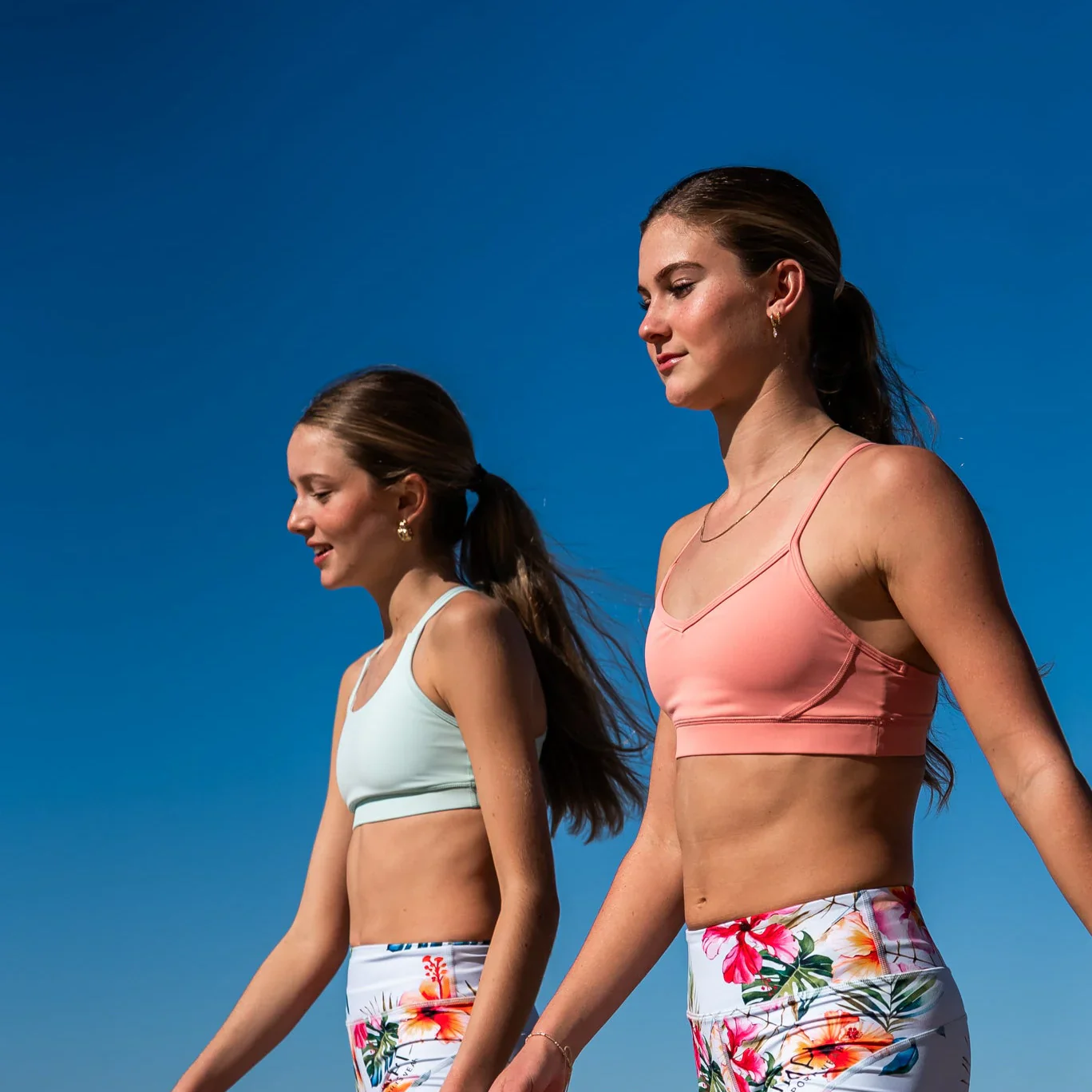 IMPI V-Neck Sports Crop - Peachy - Image 6