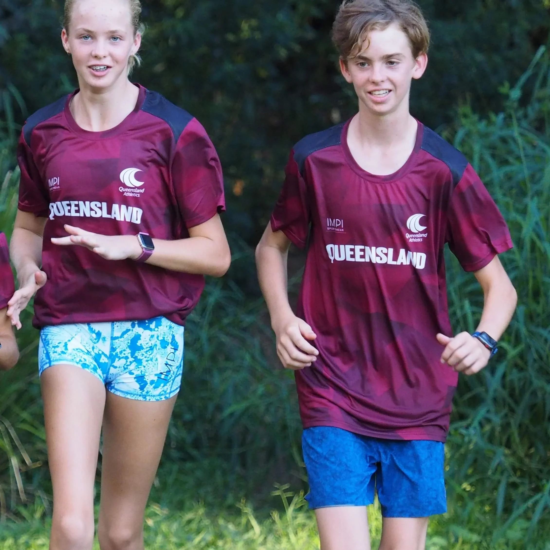 QLD Athletics - Mens Maroon and Black Training Tee - Image 3