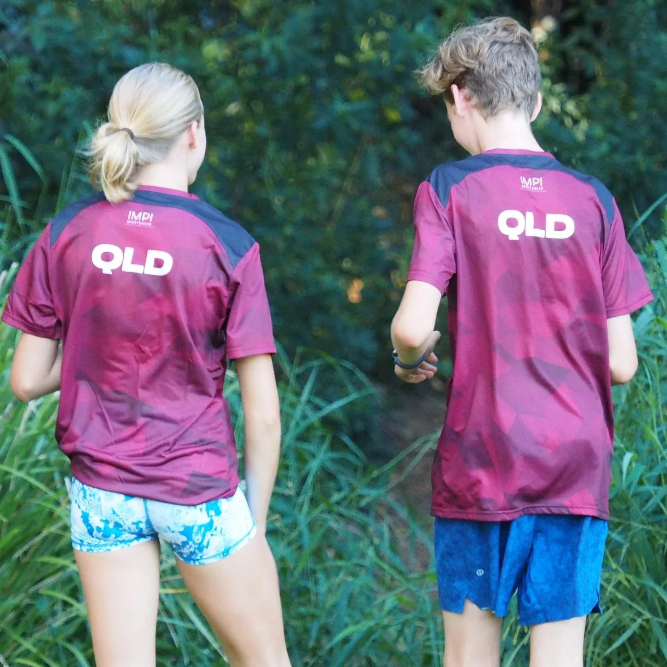 QLD Athletics - Mens Maroon and Black Training Tee - Image 4