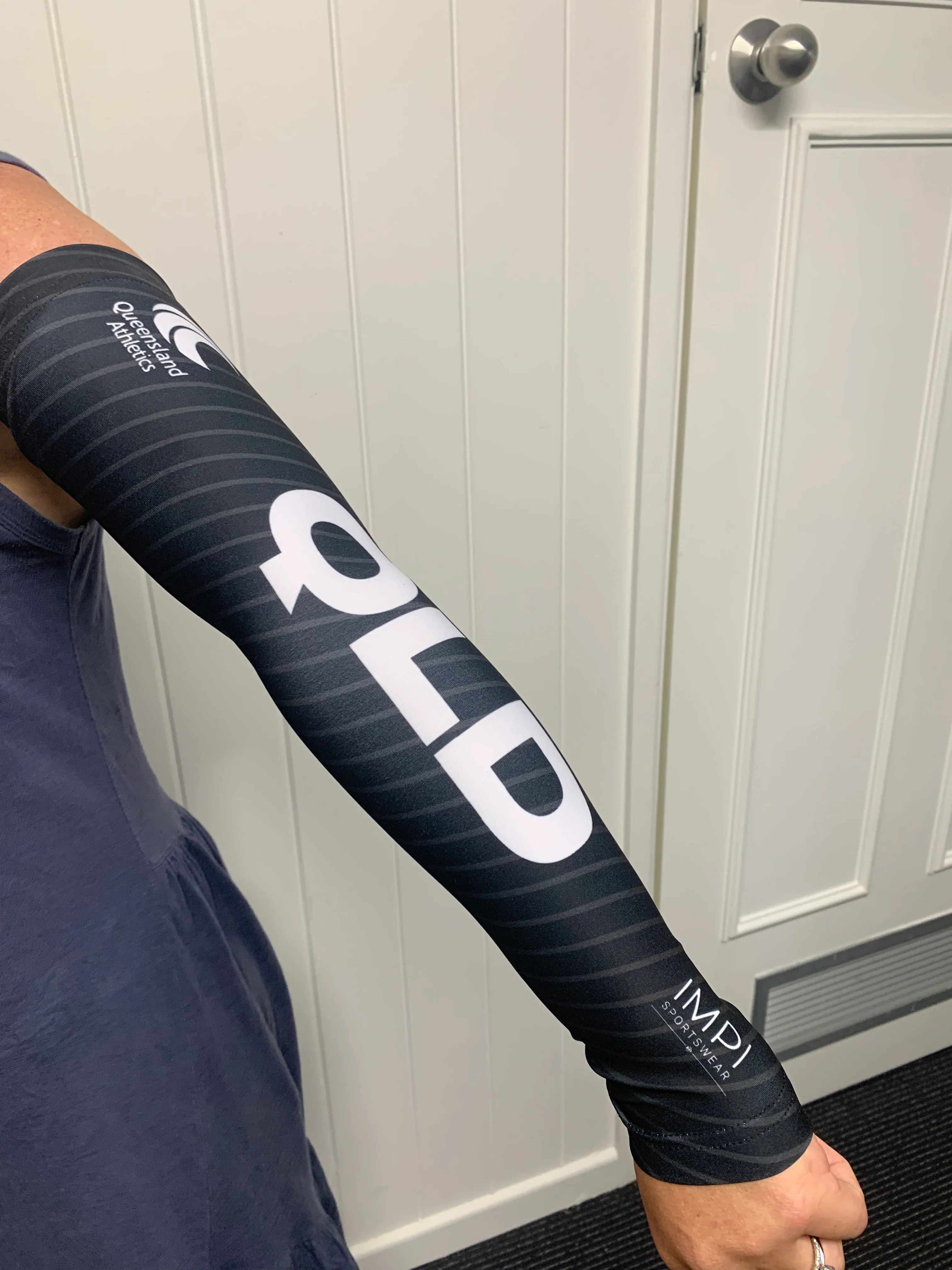 QLD Athletics - Black Arm Sleeves - Image 4